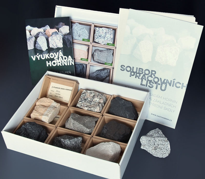 Sada 9 hornin včetně doprovodných materiálů